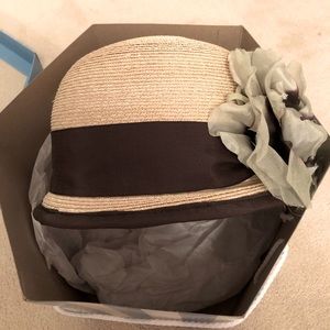 Straw Hat 20’s style with Green Flower